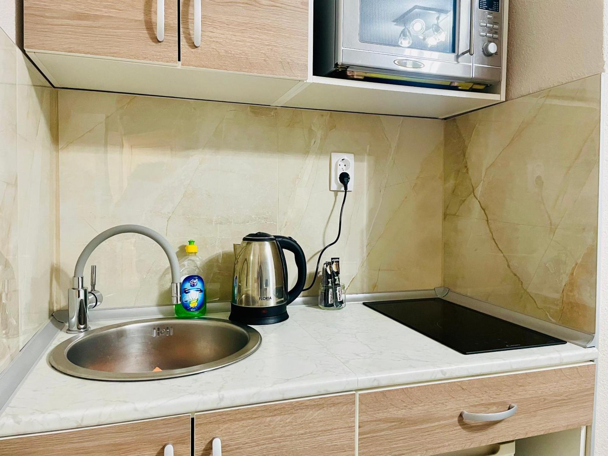 T&n Studio-center-free Parking,ac,train-bus Station Apartment
