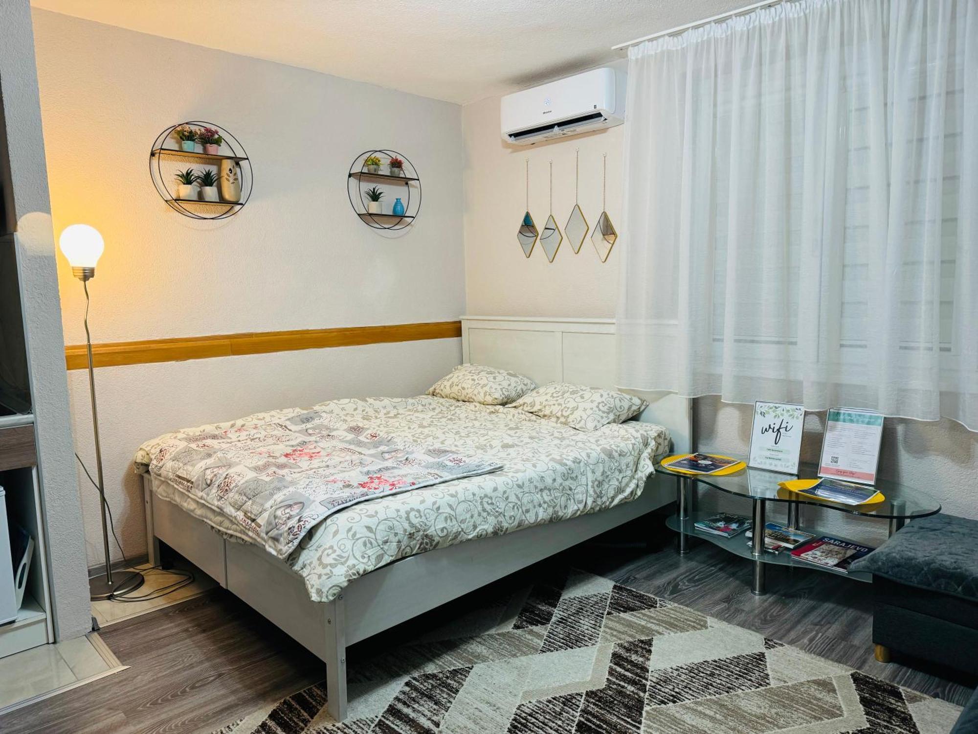 T&n Studio-center-free Parking,ac,train-bus Station *